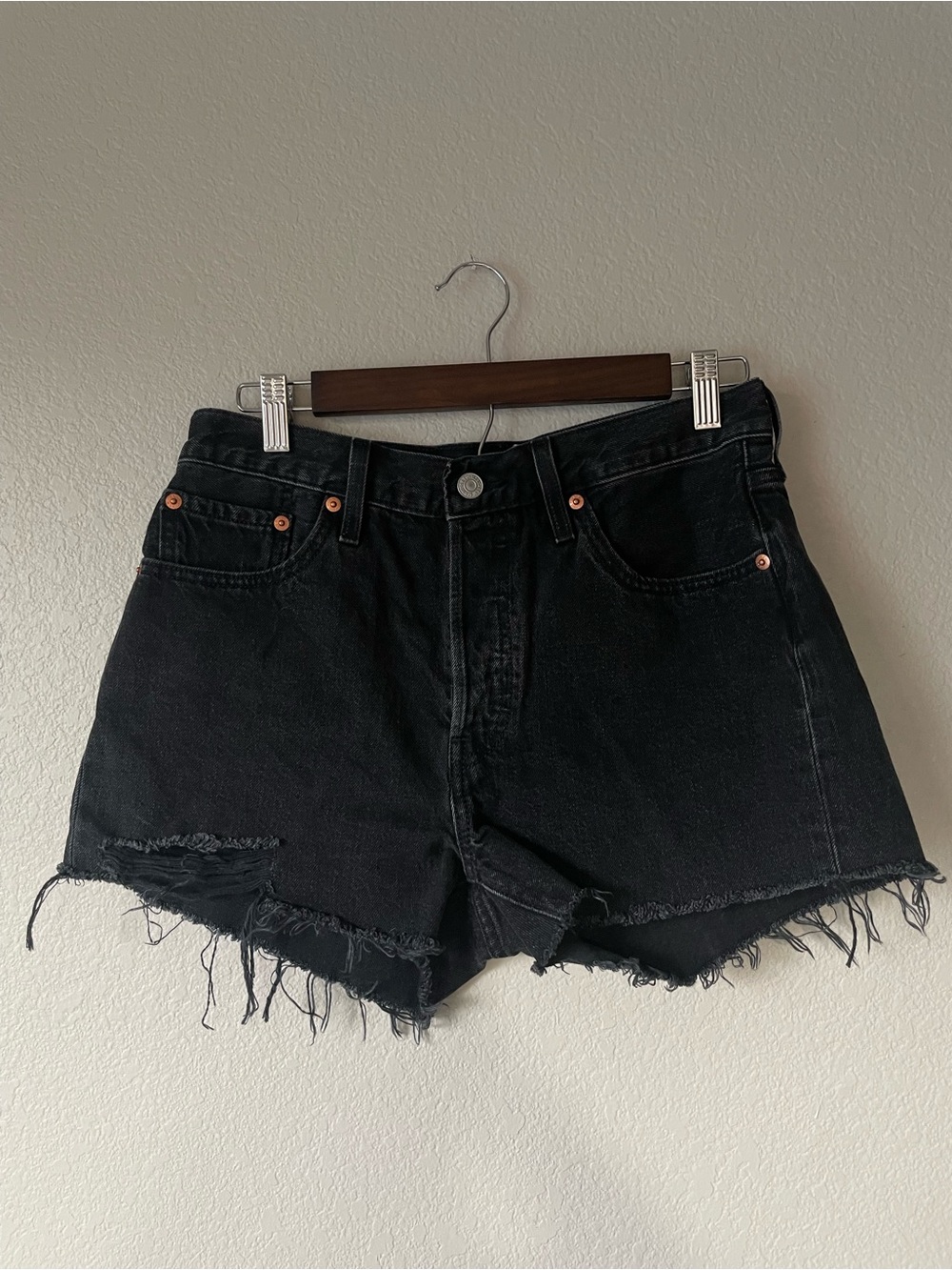 Levi’s 501 Black Cut Off Denim Shorts Button Fly Distressed Hem Women’s 28